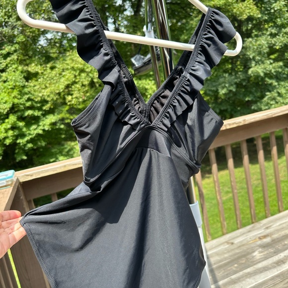 One piece swim suit with padded bust. - Picture 3 of 5